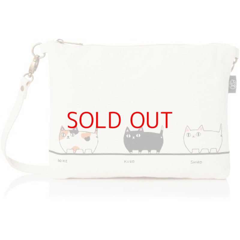 画像1: セラミック藍 にゃん屋 猫3兄弟 サコッシュバッグ 三匹 23060 約2.5.5×マチ2.5×20cm、ストラップ約115cm [ B08GLHZTWC / 4543945230607 / 23060 ] (1)