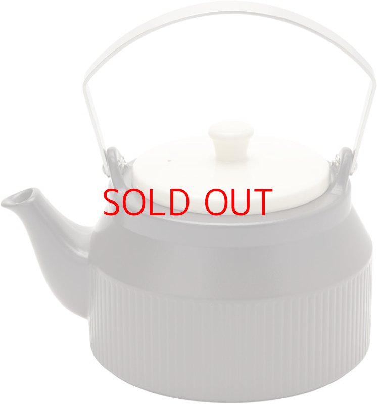 画像1: ☆MIKASA 土瓶 ケトル ブラック&ホワイト 直径21×奥行17.5×高さ14cm 1.8L IH・直火対応 T-783580 [ B01M74STSM / 4965643783580 / NO.1012 / ] (1)